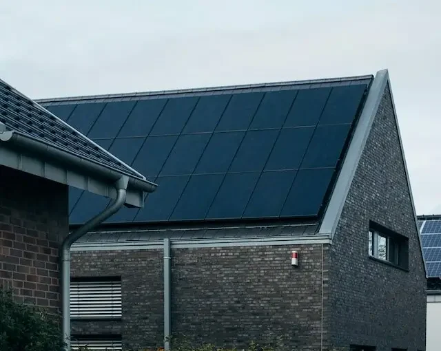 Photovoltaik Gewicht pro m² - Lösungen bei zu hohem Gewicht, Dachstabilität stärken, leichtere Solarmodule